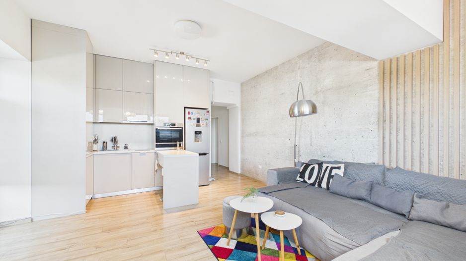 Apartament cu 3 camere de vanzare, centrala proprie - Mihai Bravu - Poză 1