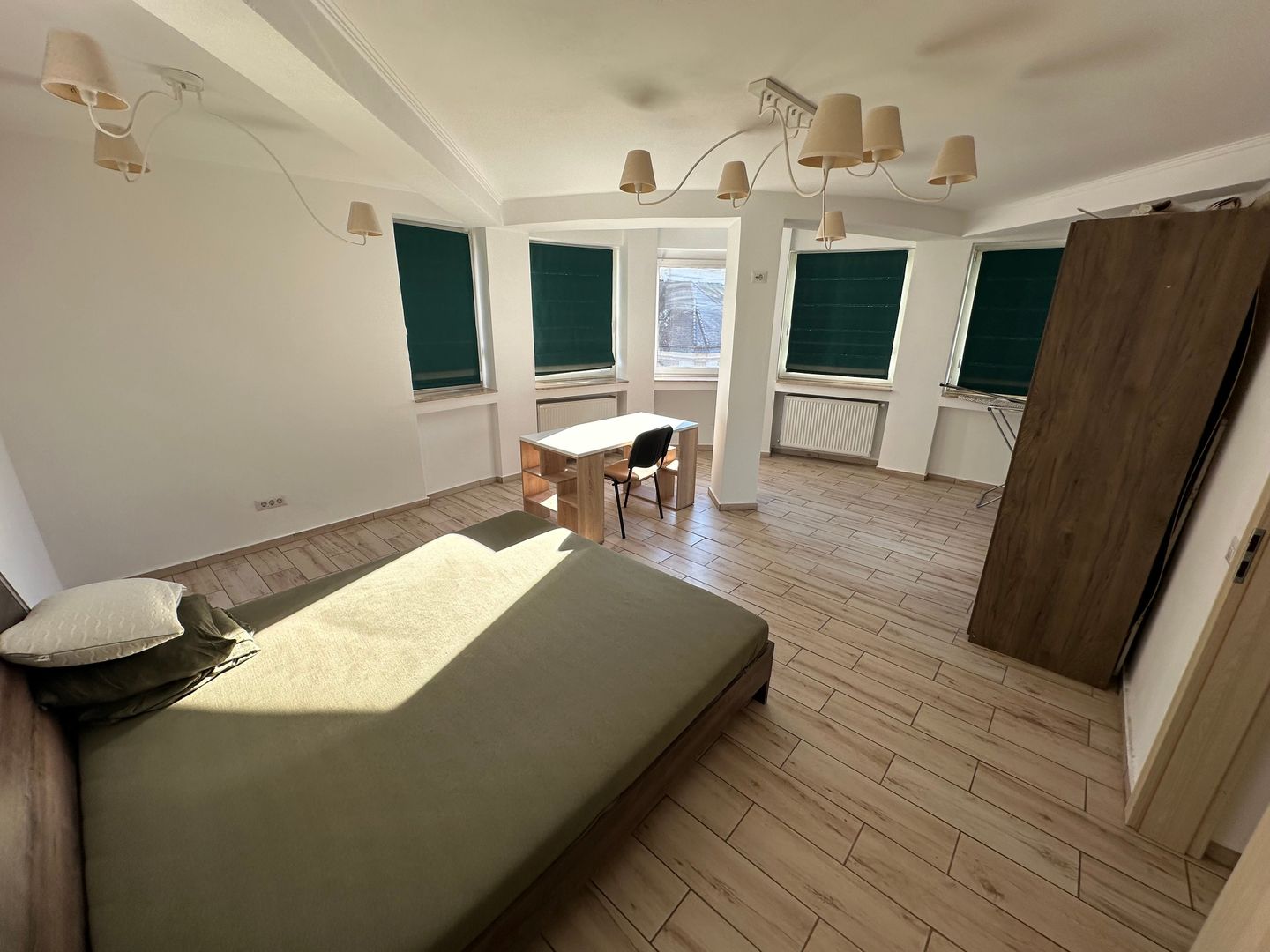 Apartment 4 camere Piata Unirii aproape de Medicina - Poză 12