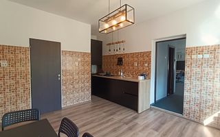 Spatiu de birou la casa cu curte si parcari - Poză 3