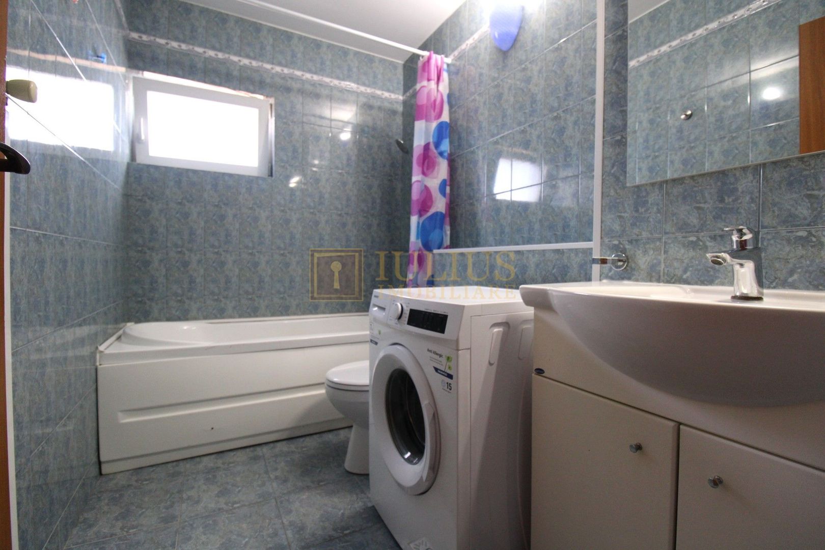 Aradului; decomandat, bucatarie inchisa. Parcare privata inclusa. - Poză 18