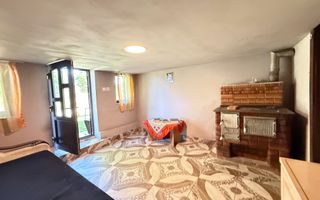 Casă la țară cu șură și grajd, în Vălenii Lăpușului – priveliște panoramică - Poză 7