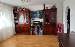 ageuropa.ro vinde ap 3 cam 66mp la etajul 4 în Micro 16. - Poză 2