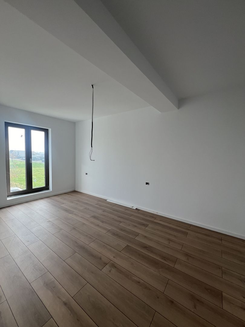 Vila 4 camere Dumbravita - Poză 6
