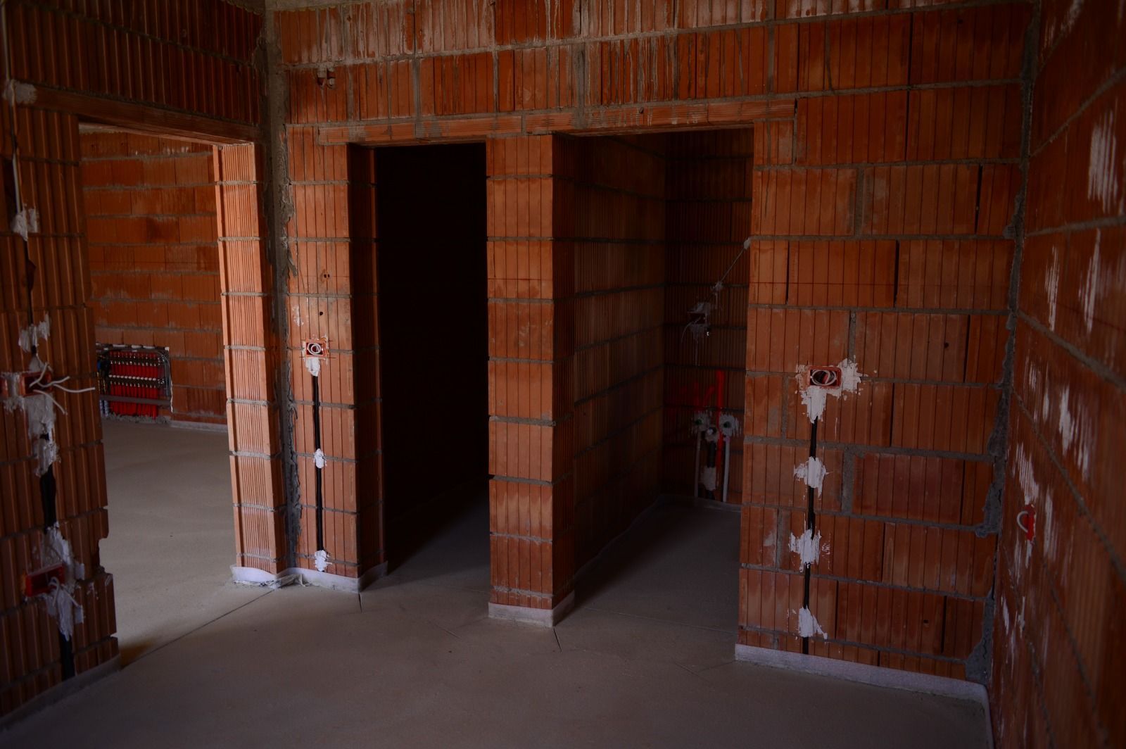 Sanandrei, Duplex pe PArter , 3 Dormitoare, 2 bai, Dresing, Perete Dublu - Poză 12