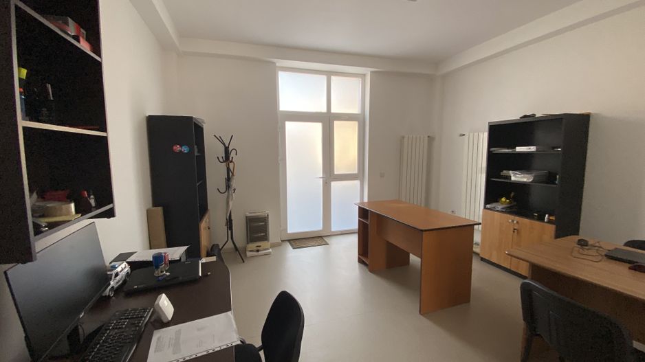 Spatiu birou - Poză 10