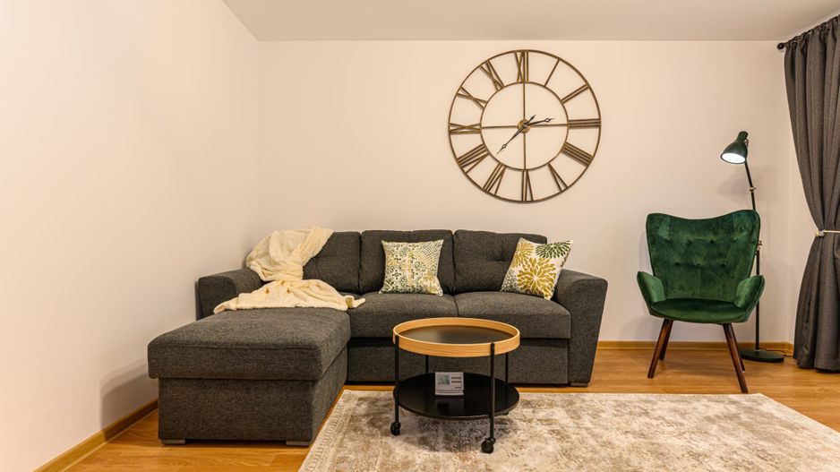 Cartier URBAN, lângă Mall Coresi, apartament 2 camere, mobilat, 550 euro - Poză 2