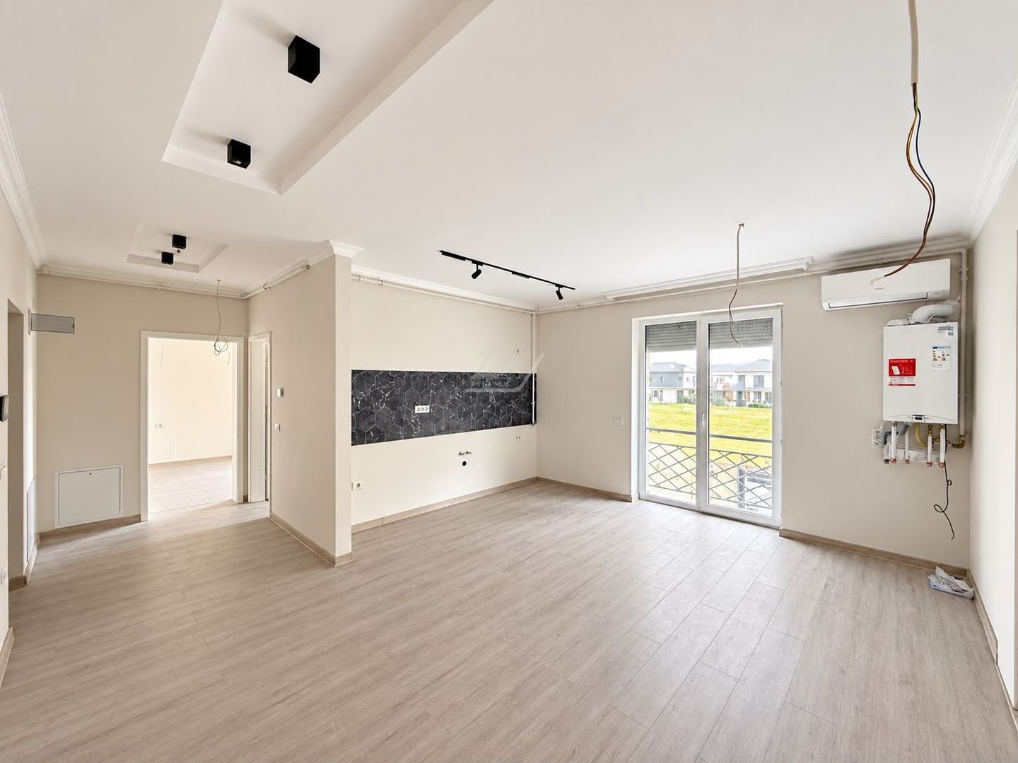 Bloc finalizat Etaj 1. Finisaje premium. Loc de parcare. - Poză 1