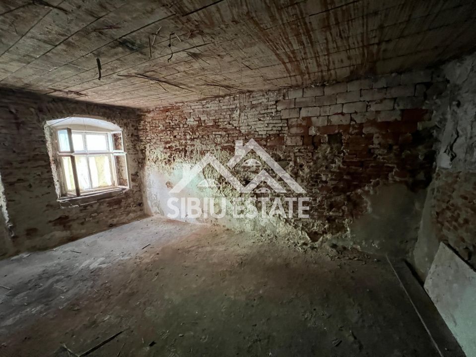 Imobil monument istoric de vânzare ,Strada Târgului, Sibiu - Poză 12