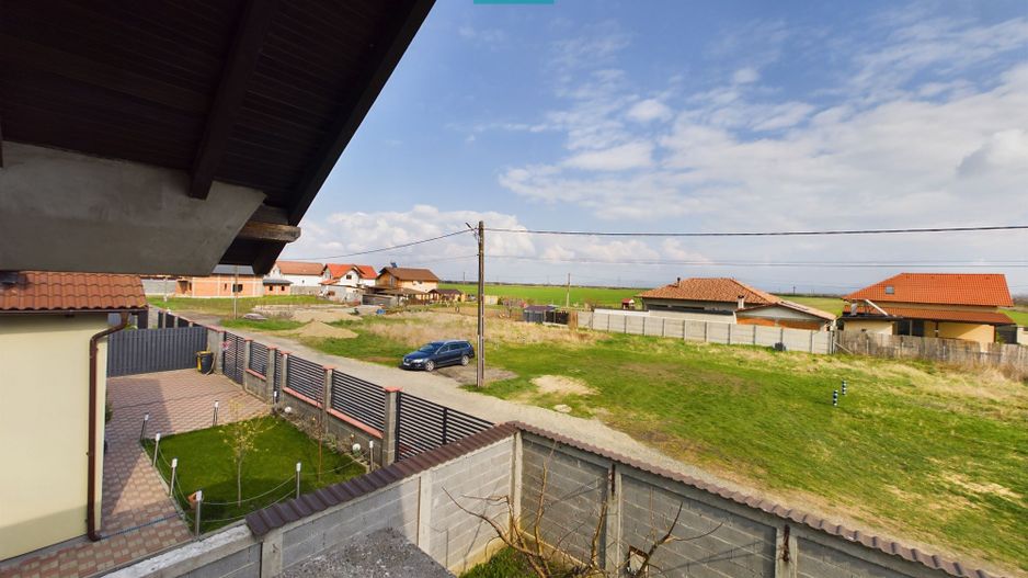 Casă la gri în Livada - Poză 12