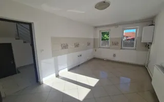 Casa tip duplex de inchiriat - nemobilata, zona Brana - Selimbar - Poză 18