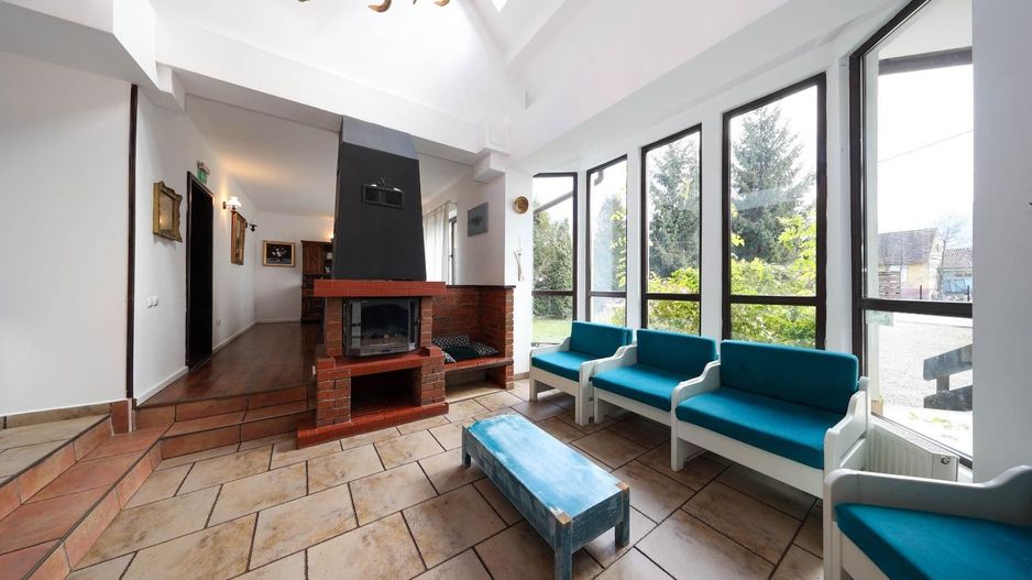 Vilă spațioasă de vânzare în Predeluț, Bran | 2000mp - Poză 3