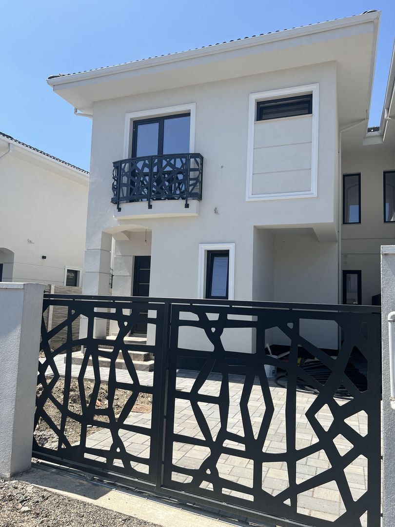 Jumătate de duplex premium, 120 mp utili, teren 256 mp, garaj și 3 dor - Poză 1