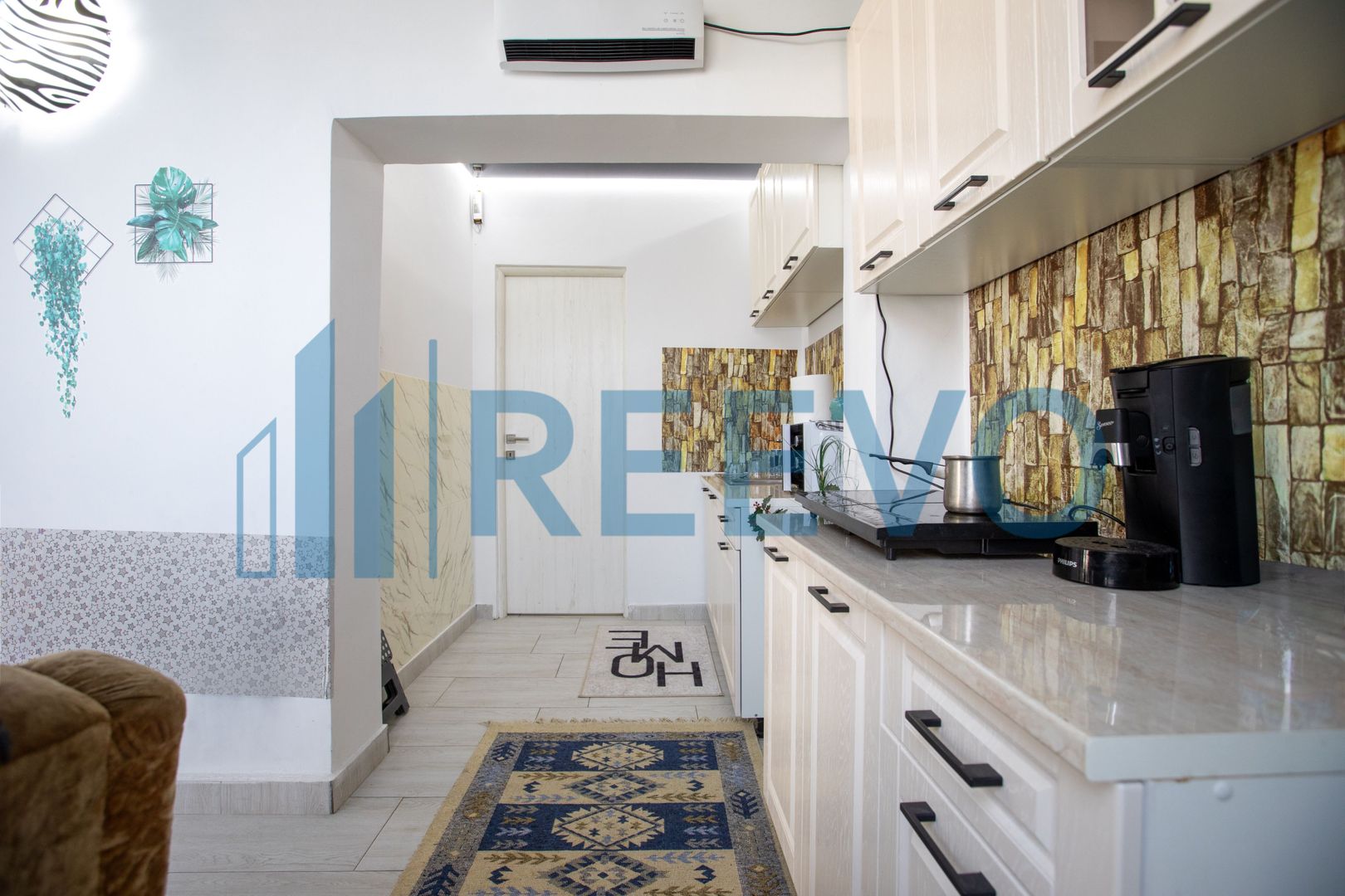 Clădire și teren de investiție, central Roman - Poză 14