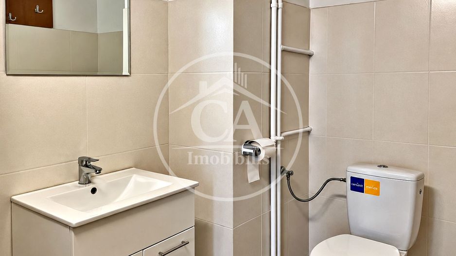 Spatiu comercial ultracentral de închiriat  Oradea - Poză 8