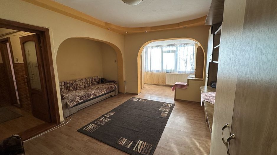 Apartament, 3 camere, Micro 13B - Poză 2