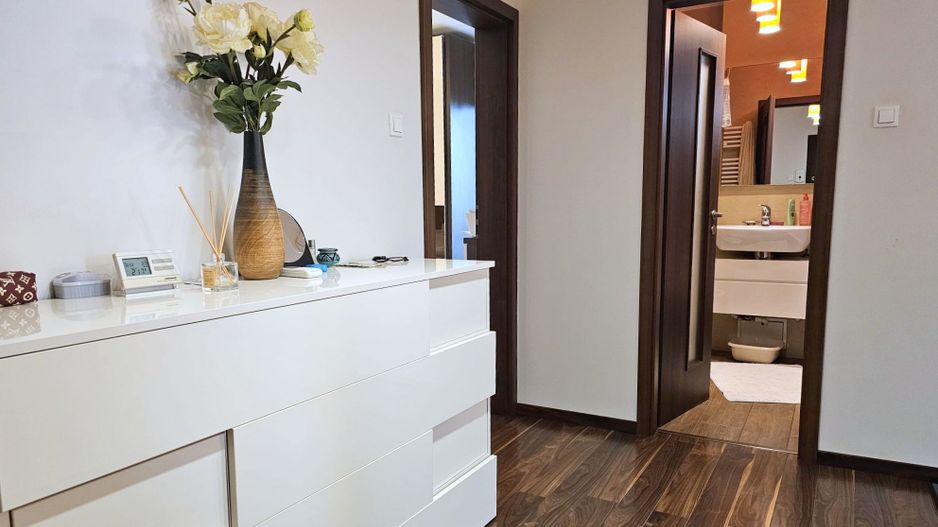 De inchiriat - 2 camere, zona centrala - biserica Sf. Precista - Poză 3