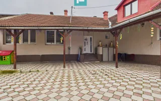 Două case, curte mare, lângă Castelul Corvinilor - Poză 31