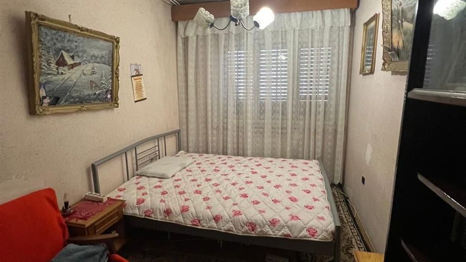 Duplex cu 5 camere in zona centrala - Poză 2
