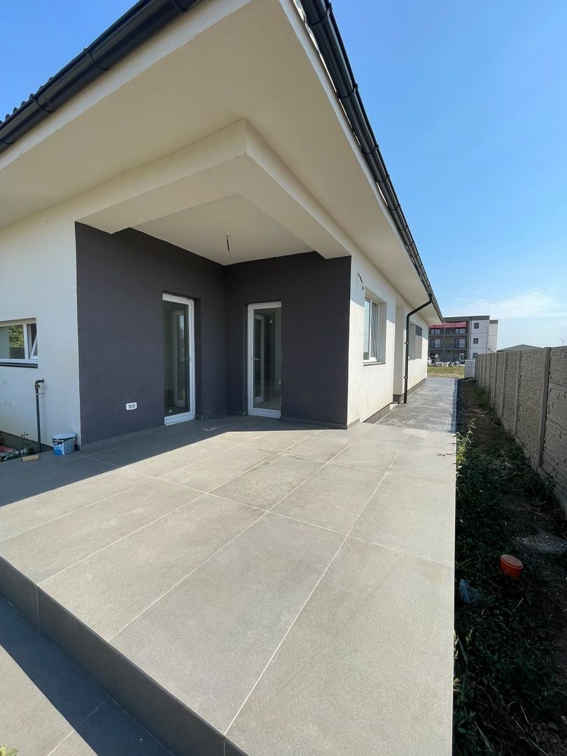 Duplex pe parter de vanzare in Bucovat - Poză 1