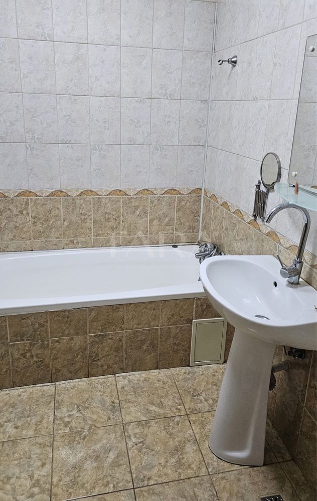 Apartament generos cu 3 camere în zona Dorobanților – Năsăud. - Poză 6
