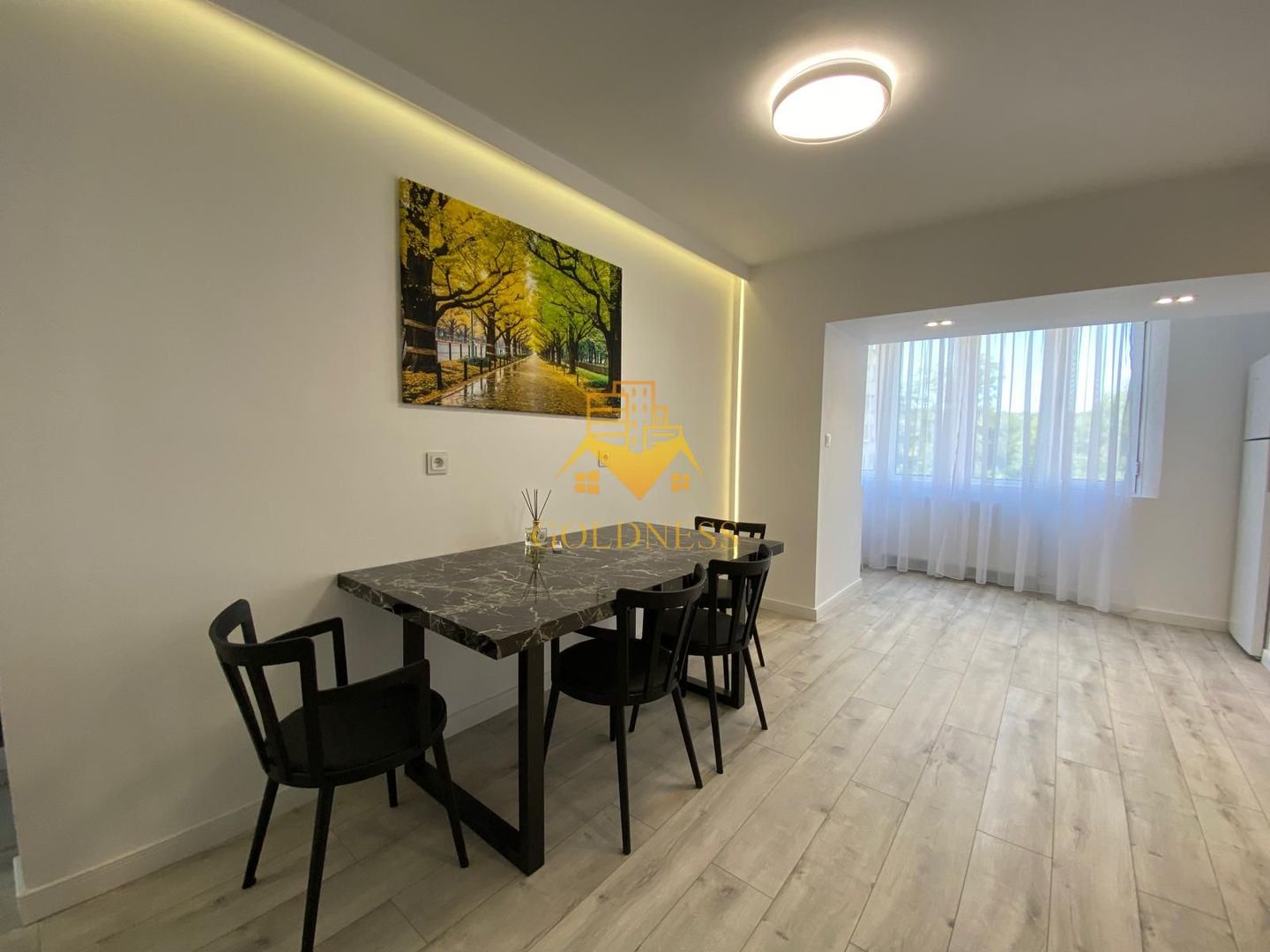 ZONA PREMIUM! AP RENOVAT! 2 camere deco, 57 mp, Plopilor, et 3/4 , sud - Poză 6