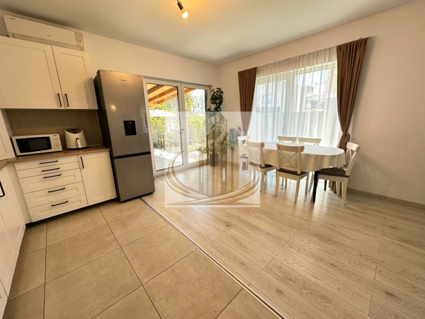 Jumatate duplex 5 camer 3 bai - Poză 1