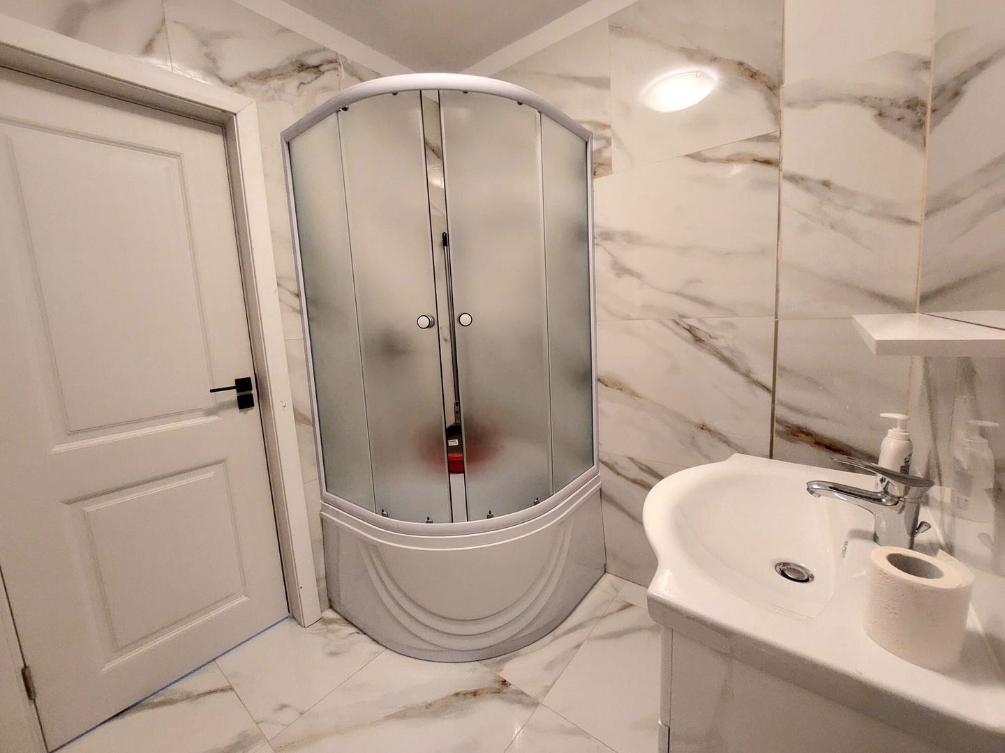 Studio 37 mp, nou mobilat, etaj 4, lift, situat langa Penny Market - Rezervelor - Poză 8