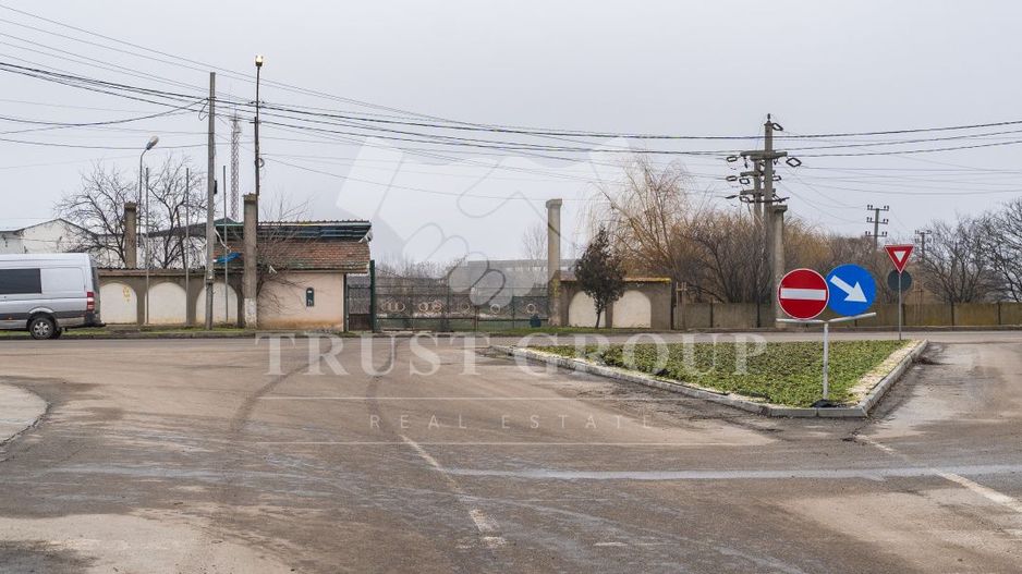 Sediu administrativ + Teren Caracal - Poză 7
