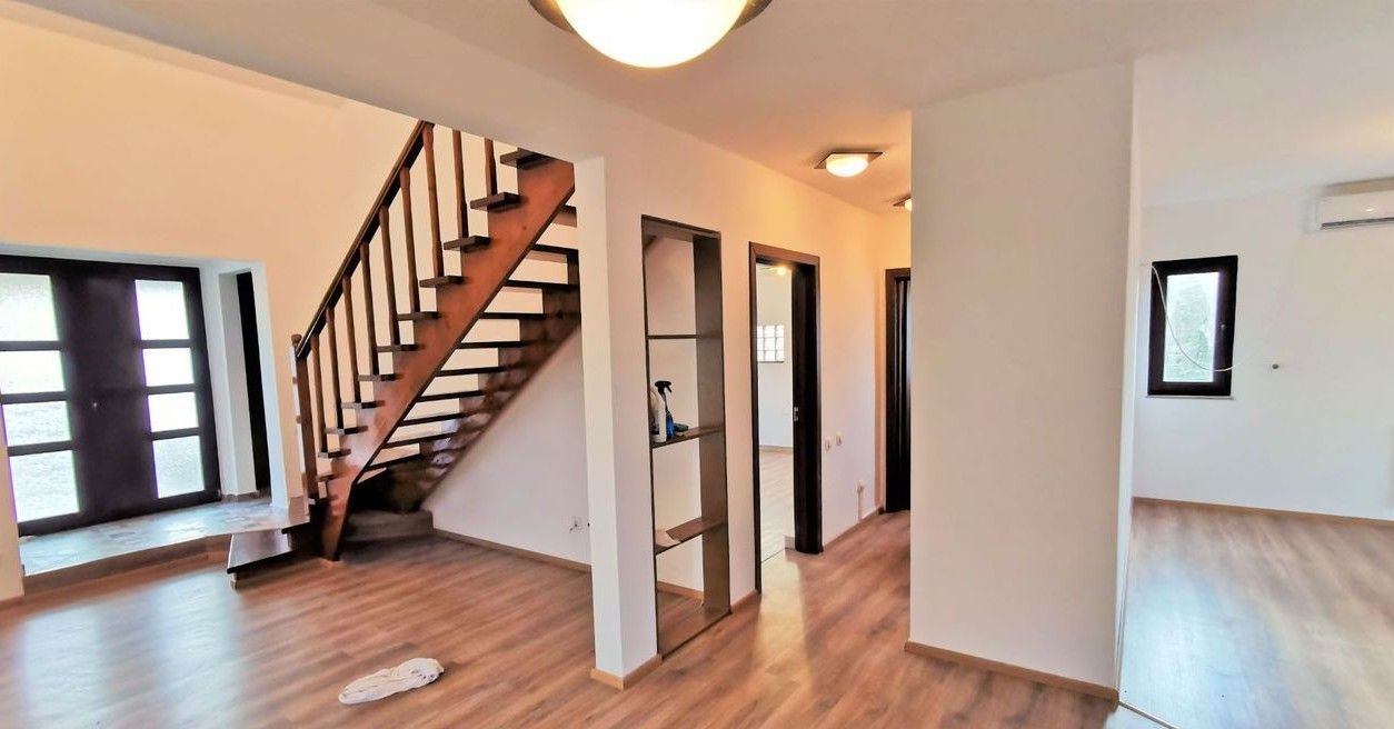 Corbeanca, inchiriez vila stil american, cu semineu si panouri solare - Poză 1