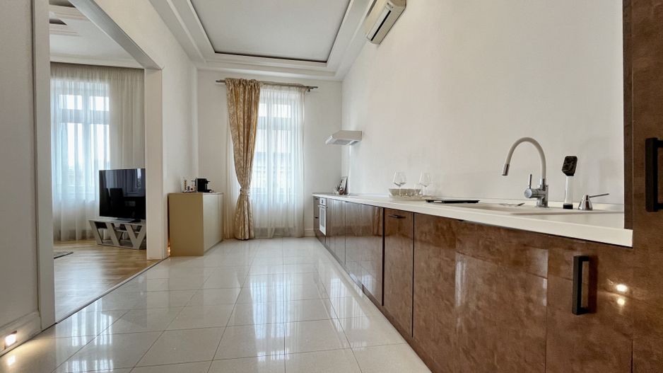 Apartament 3 camere, elegant si spațios, lângă parc, zona Centrala - Poză 6
