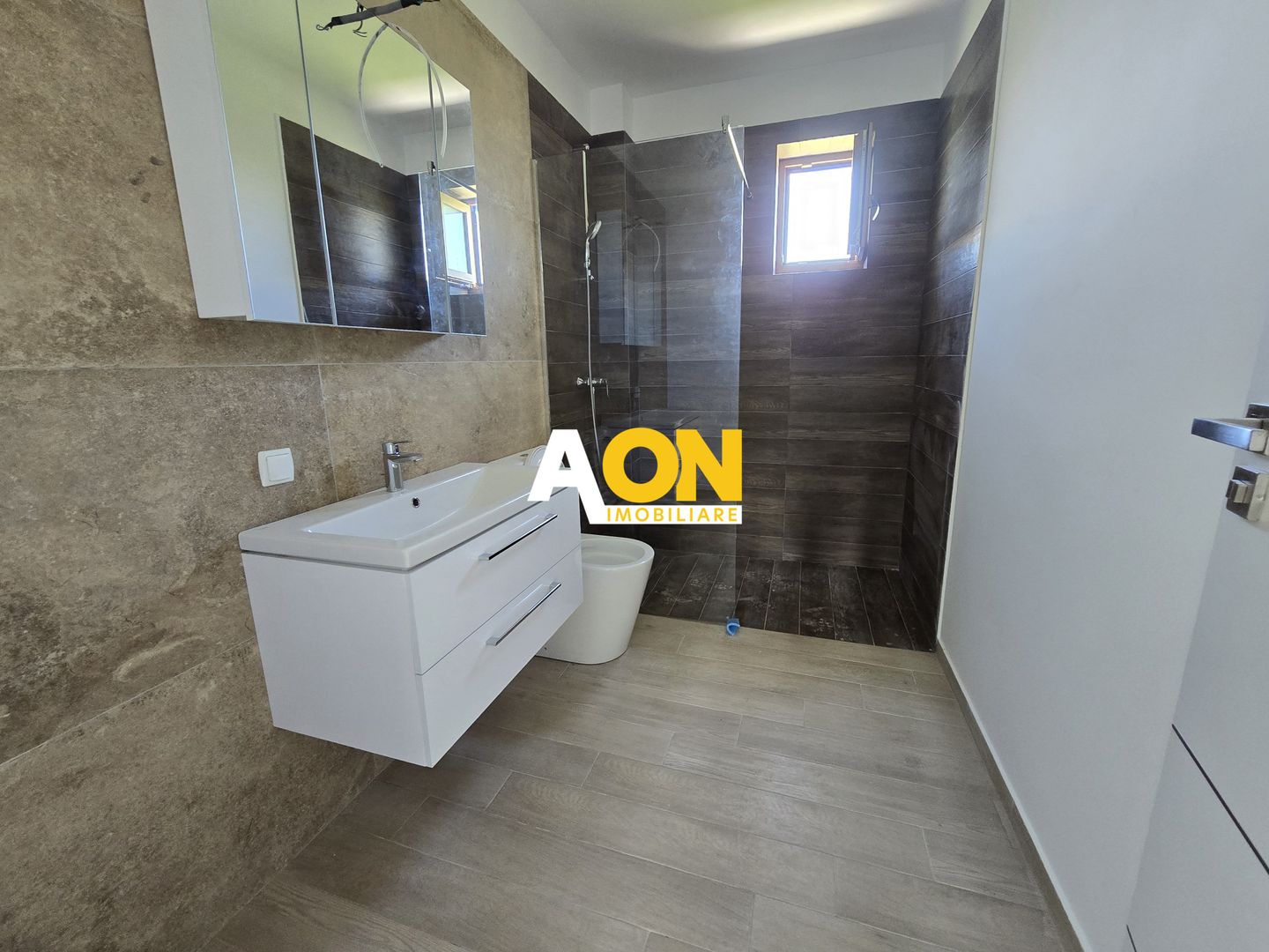 Apartament 3 Camere Bloc Nou, Zona Cetate - Poză 2