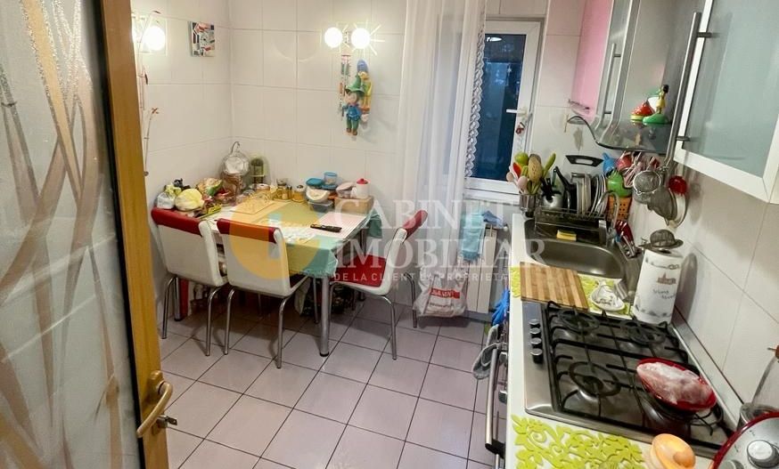 Complet Renovat - 3 Camere - Etaj 1 - Bloc Fara Risc - Zona Podu Ros - Poză 4