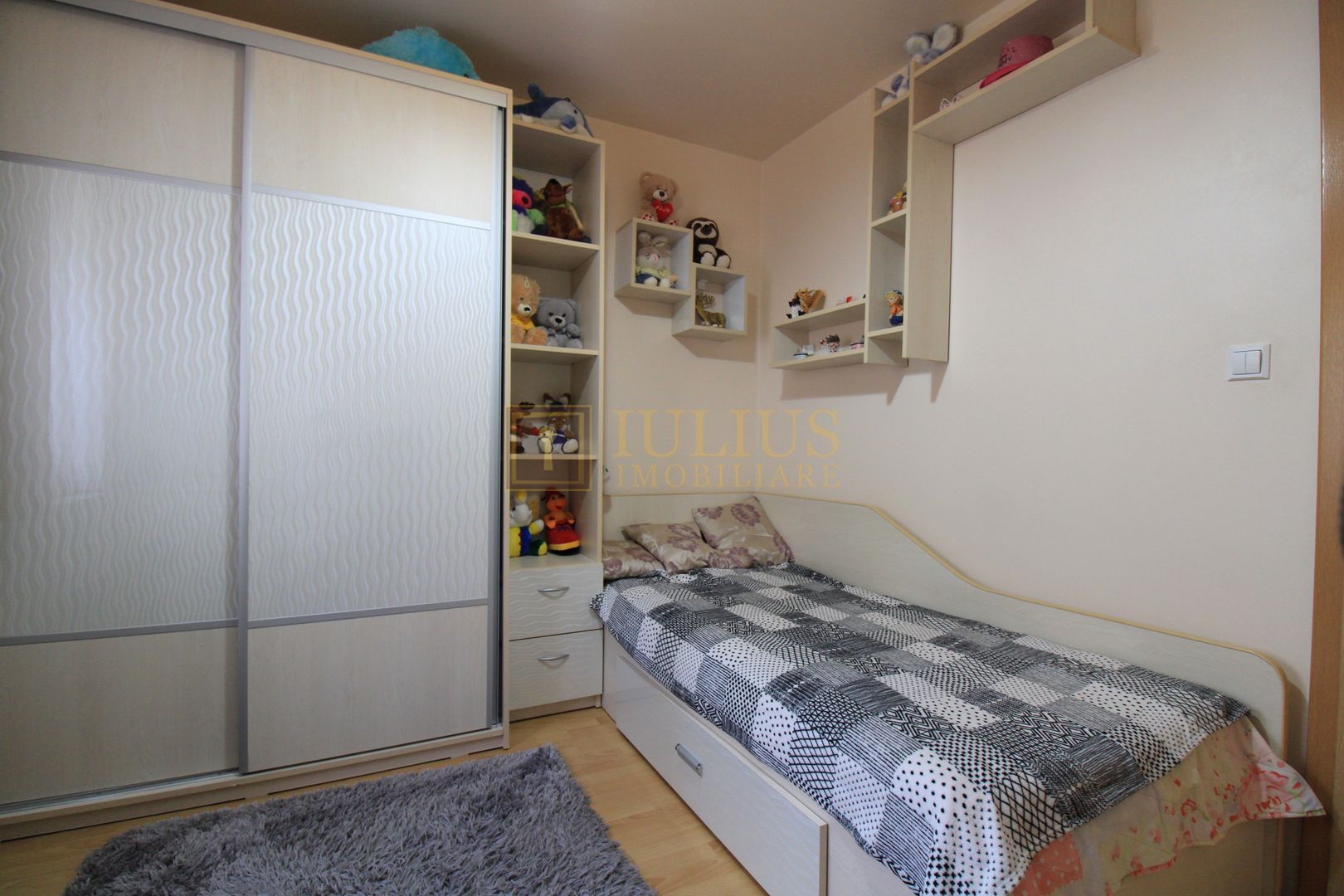 3 camere, 2 bai, centrala proprie - Poză 8