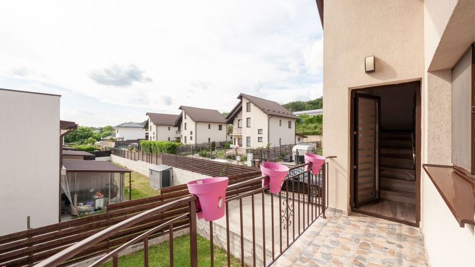 Casa cu 5 camere Stefanesti, Aleea Viilor, AG - Poză 11