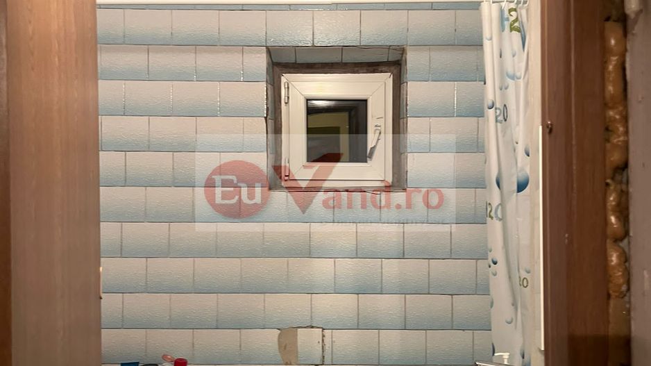 De vanzare apartament 3 camere Micro 16, etaj 4/4, 64.000 euro - Poză 2