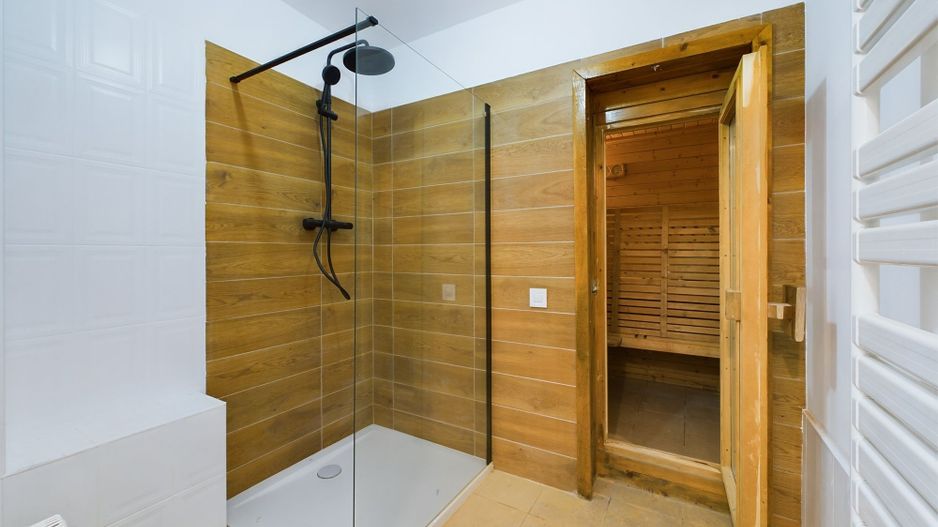 Vilă pe Șoseaua Nordului- Pretabilă pt. Locuit/Activitate Comercială - Poză 6