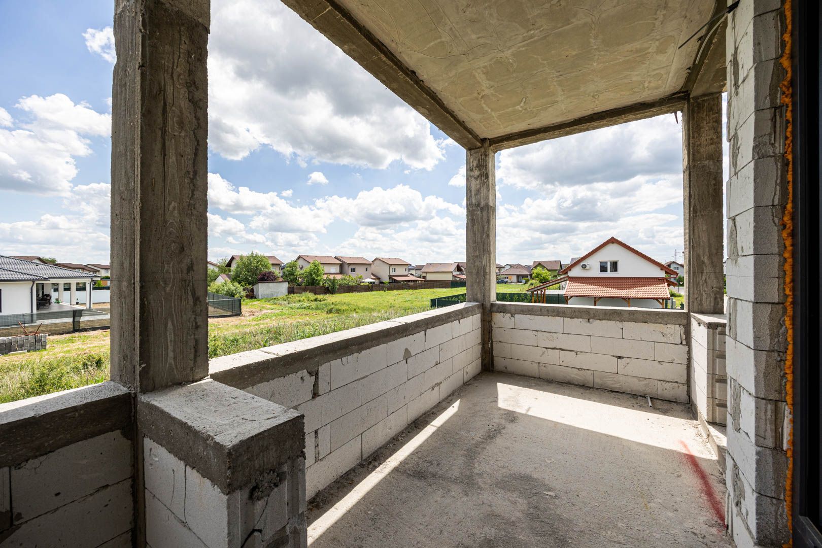 PROPRIETATE VÂNDUTĂ! Vilă spațioasă– Via Carmina, Arad. - Poză 3