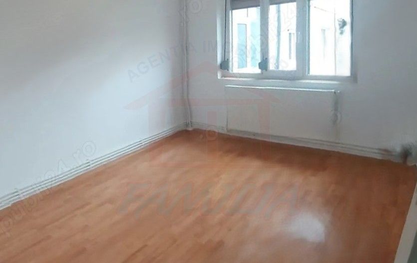 Apartament 3 camere decomandate – etaj 2 – Micro 21, Galați - Poză 4