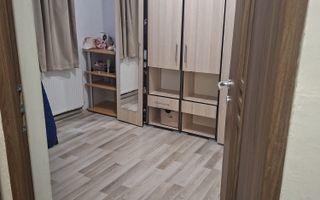 Vând apartament 3 camere - Poză 4