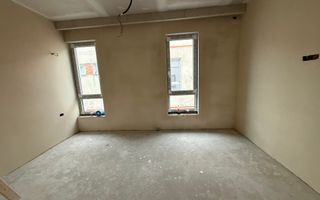 Duplex cu 4 camere despartit prin casa scarii in Mosnita Noua - Poză 7