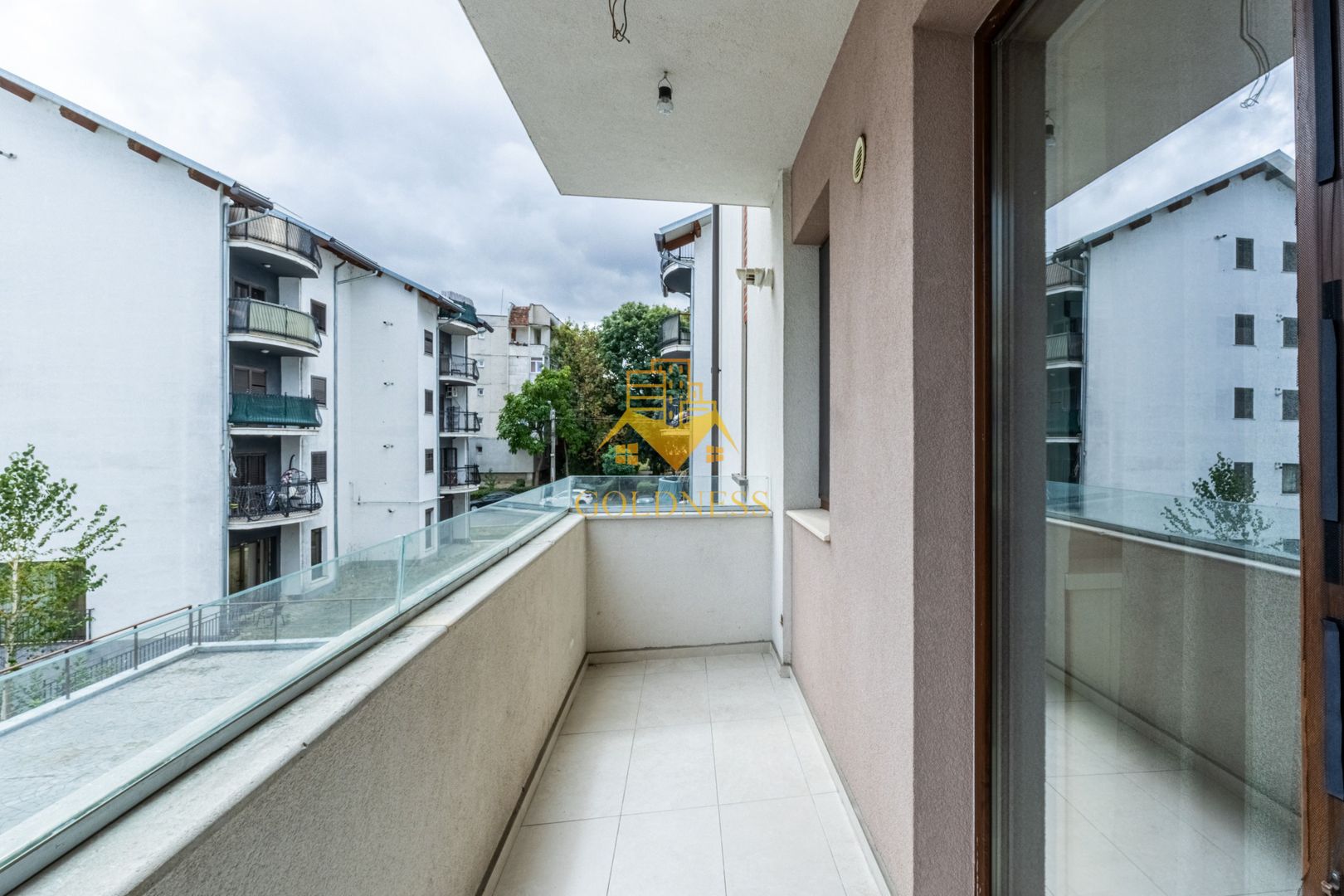 2 camere, Intre Lacuri str. Tarnavelor Zona Aurel Vlaicu, 18 GYM - Poză 9