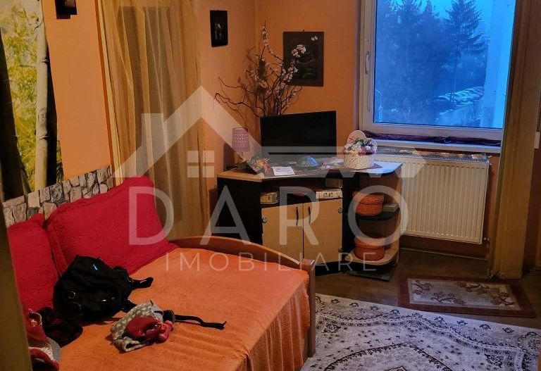 Vând apartament cu 3 camere în Dambu - Poză 2