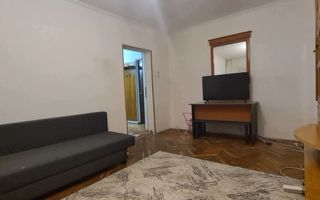 De vanzare apartament cu 2 camere, central, Bloc BR, et. 2, 76.000 euro - Poză 1