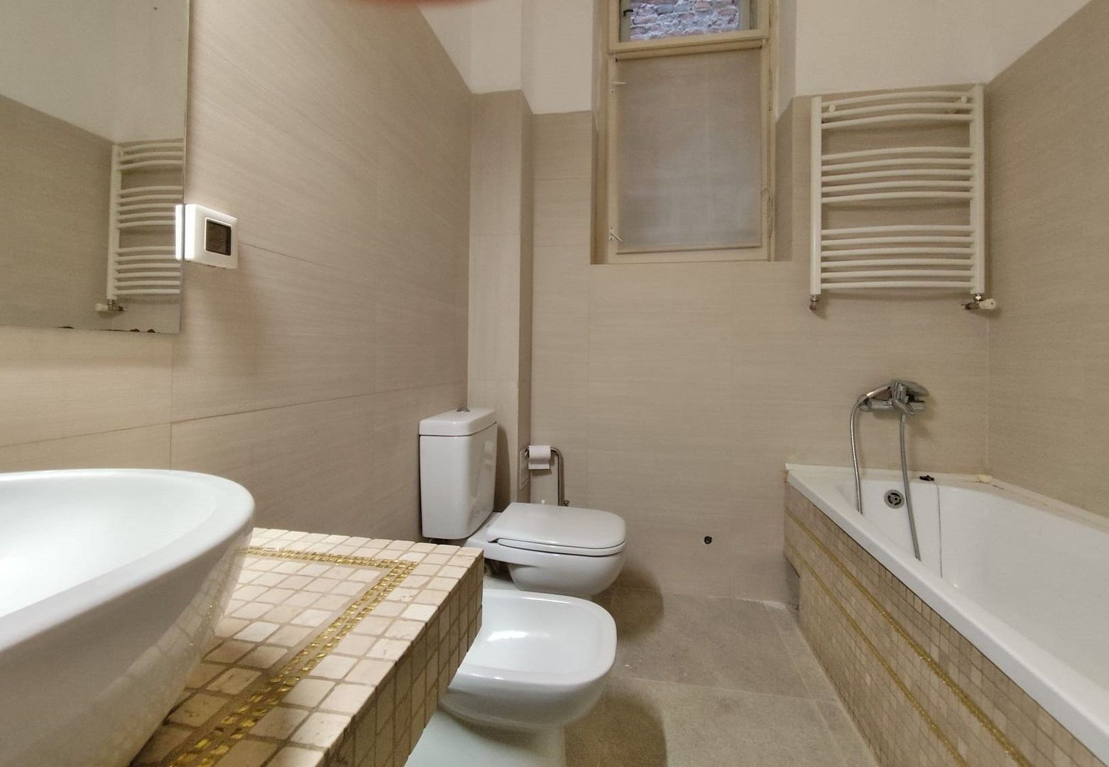 Inchiriere 3 camere  ultracentral, str. Iuliu Maniu, Oradea - Poză 11