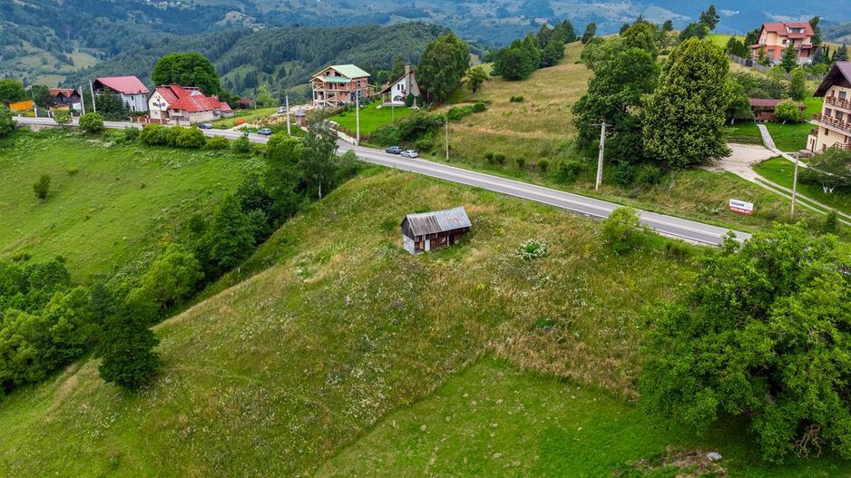 Aproape 4.000 mp, in fascinatia decorului montan, Bran, Moieciu de Jos, Brasov - Poză 11