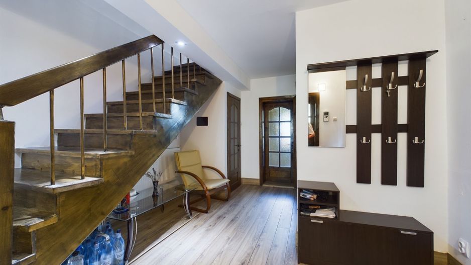 Casă ideală pentru familie extinsă în zona Crișan - Poză 3