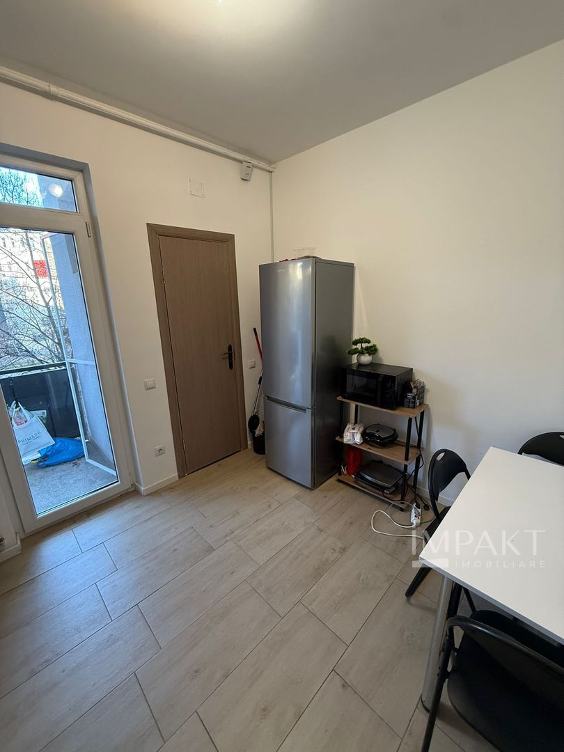 3 camere de inchiriat in zona Platinia - Poză 10