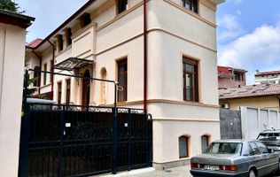 Casa de inchiriat, 3 camere, 3 bai, renovata, prima inchiriere.