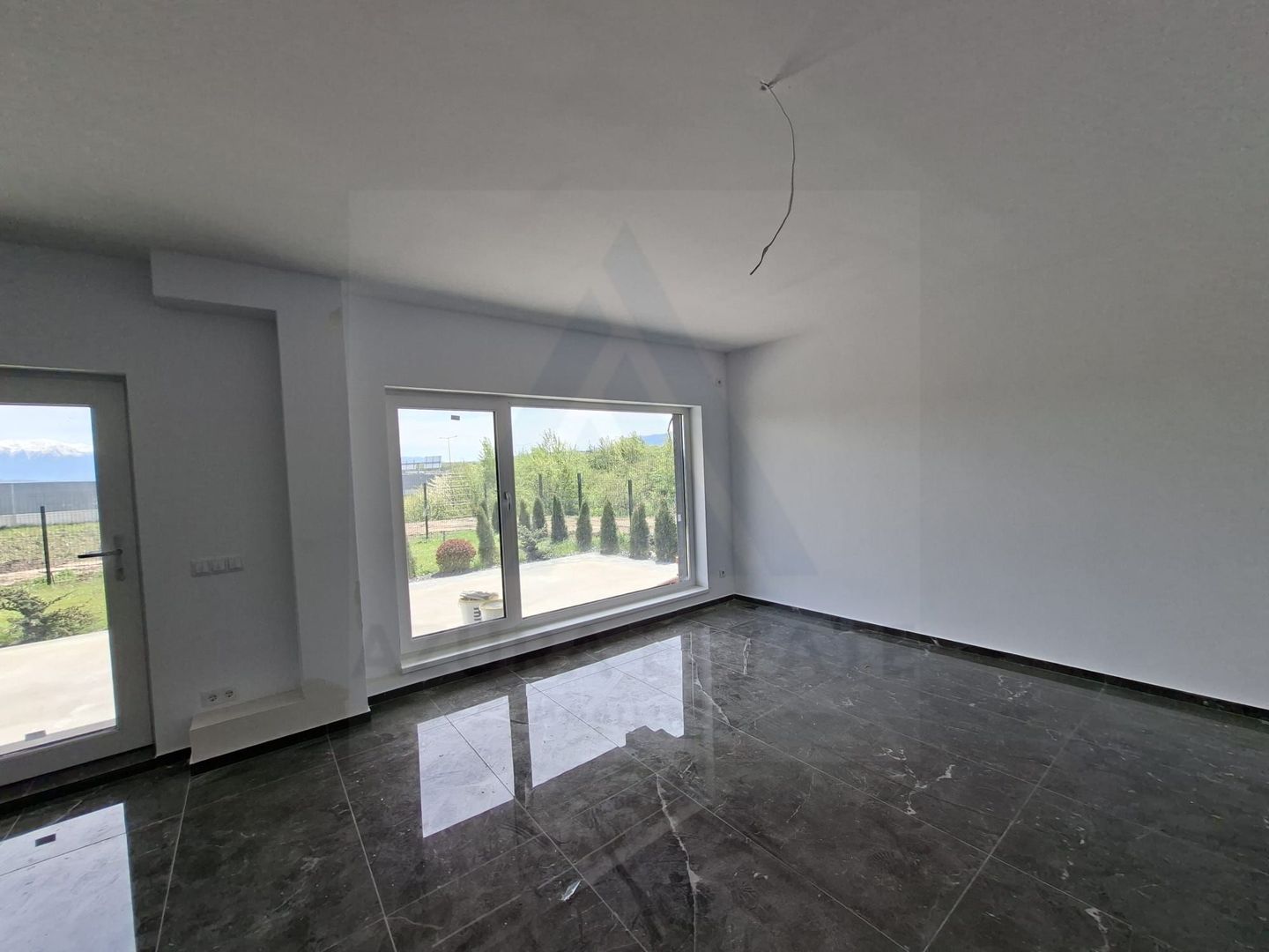 Casă moderna premium 195 mp utili cu garaj și teren 815 mp în Selimbar - Poză 6