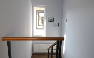 Casa cu 3 camere, locuri de  parcare, curte - Poză 25